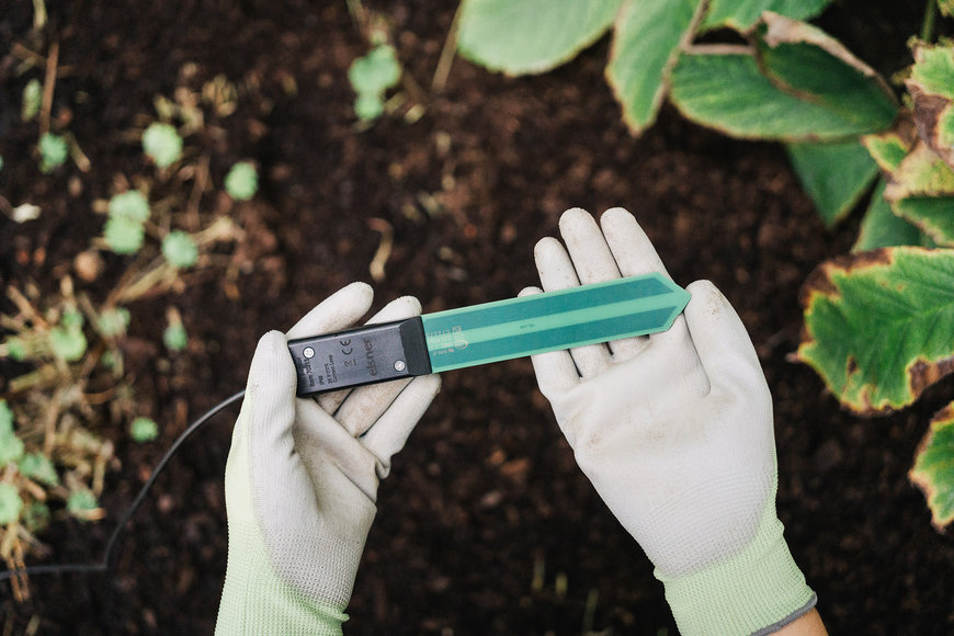Jardana KNX irrigation control and Fabro KNX touch panel: a perfect duo for outdoors